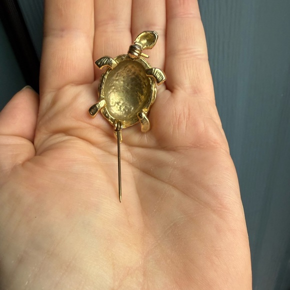 🐢 Vintage Gold Tone and Black Enamel Rhinestone Turtle Brooch Pin - Picture 10 of 14